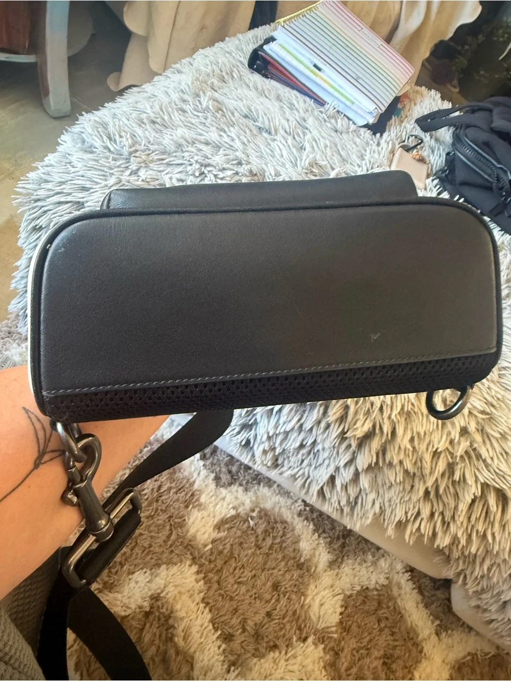 Coach compact sling